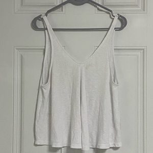 T32a- FREE PEOPLE White Ribbed V-Neck Tank Top